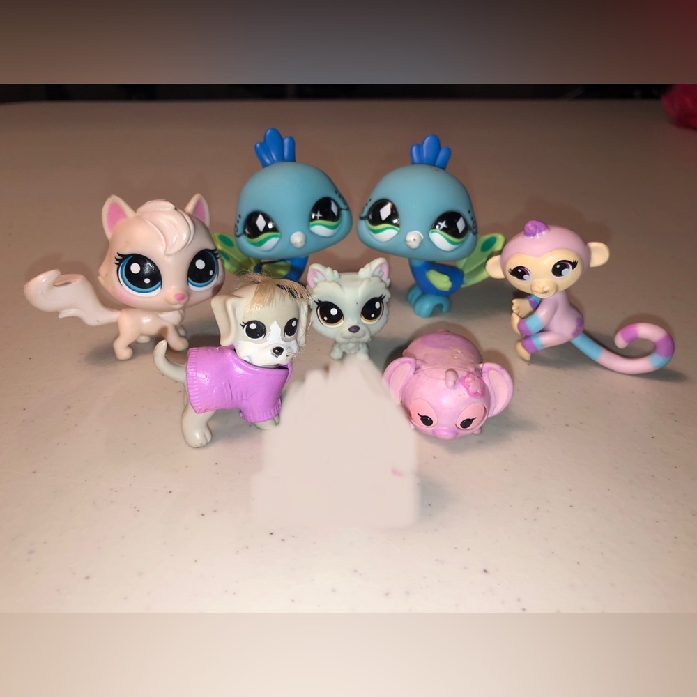 Littlest Pet Shop Fingerlings Tsum Tsum Toy Lot of 7